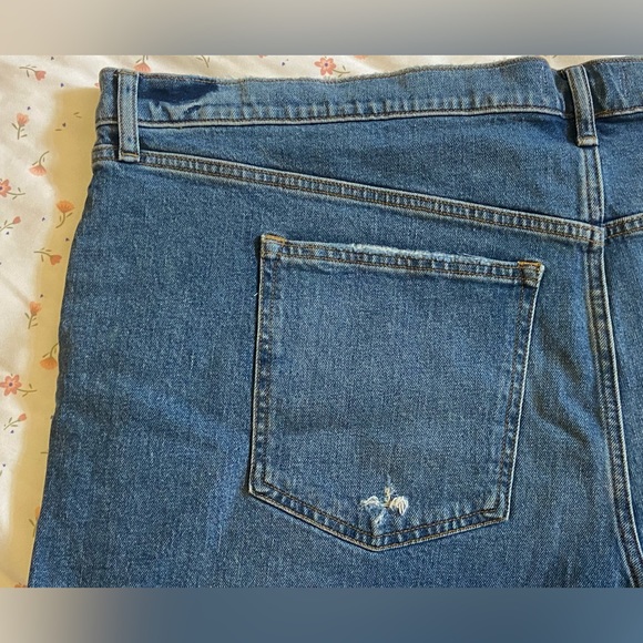 NWT Abercrombie and Fitch- High Rise 4 Inch Mom Short- Size 36/22 - Picture 7 of 12